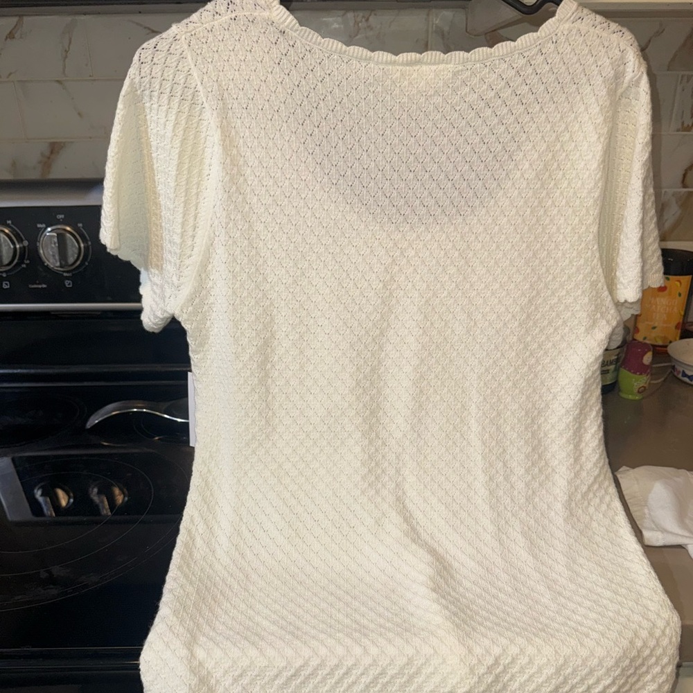 Chic Ivory Women's Short Sleeve Top